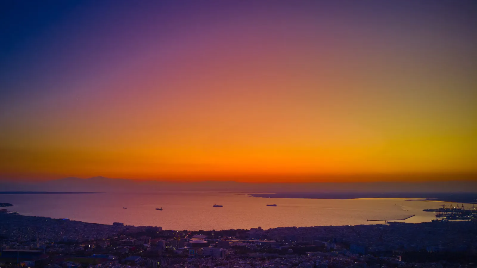 Παραλιακή θέα στη Θεσσαλονίκη